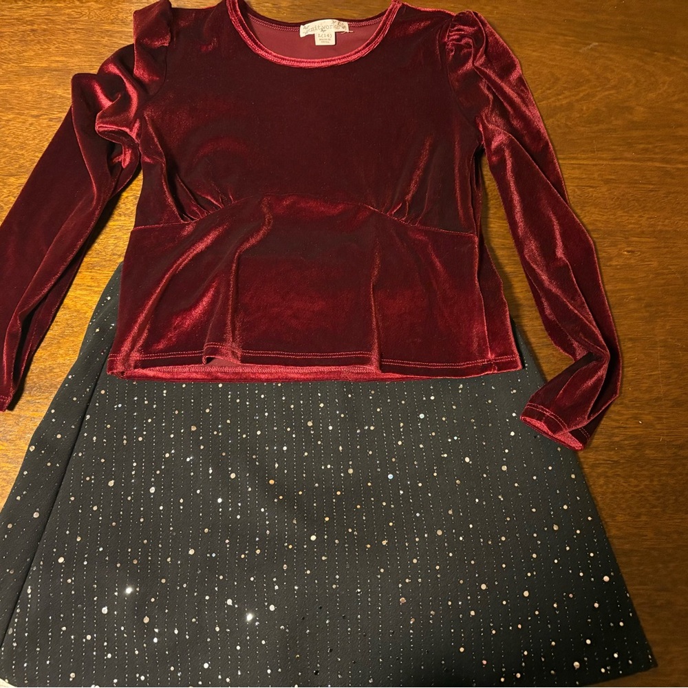 Girl’s festive holiday outfit